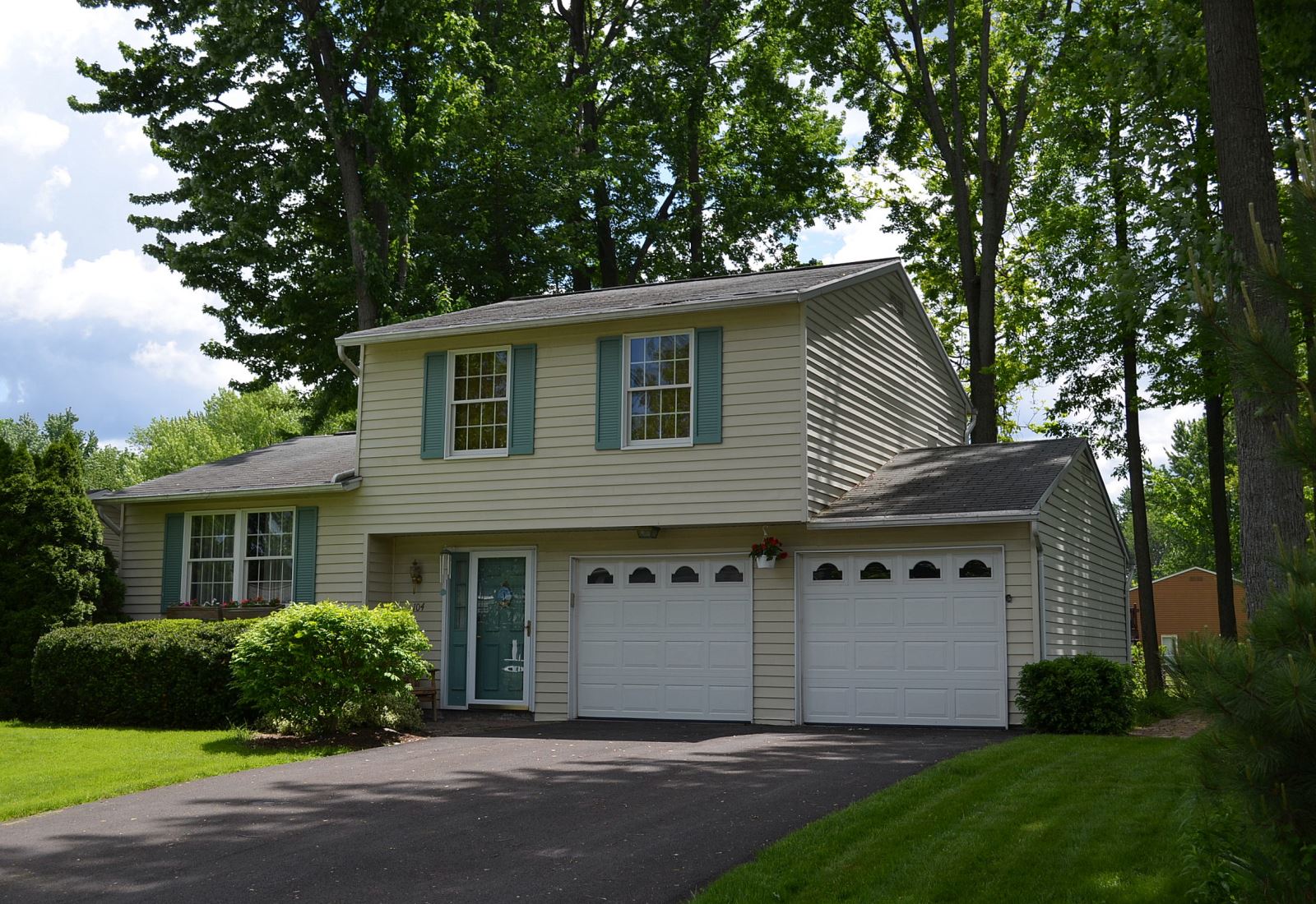 Canterbury Woods Neighborhood Minoa NY Real Estate 3 Bedroom Home